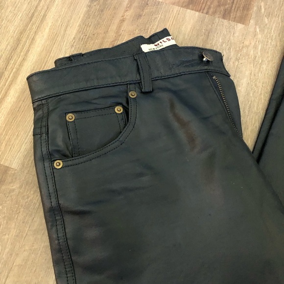 Like New Mens 5 Pocket Straight Cut Black Leather Pants - Picture 5 of 9